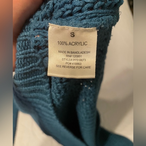 100% Acrylic Deep Teal/Turquoise “Pink Rose” Chunky Knit Sweater - Picture 4 of 4